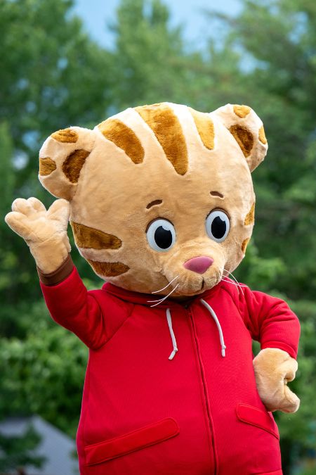 Daniel Tiger waving